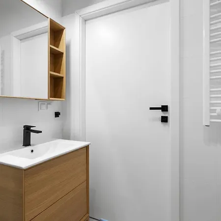 Stylowe Z Balkonem Blisko Rynku By Renters